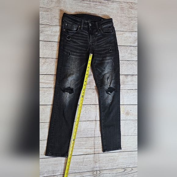 American Eagle Next Level Flex Distressed look Jeans - Picture 4 of 9